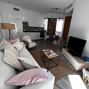 Luxury New 6 Pax Apart Downtown. Apartamento Córdoba